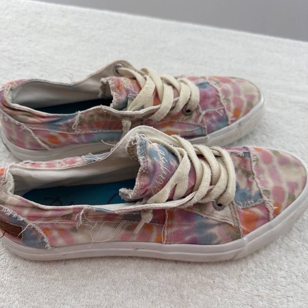 Blowfish Malibu Shoes Sneakers Cotton Canvas Comfort Size 8.5 Women's Vacation